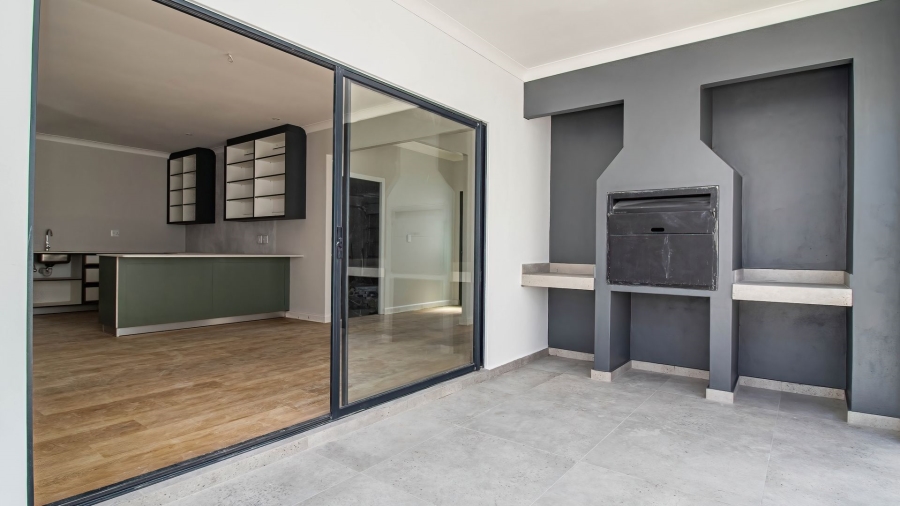 3 Bedroom Property for Sale in Sandbaai Western Cape